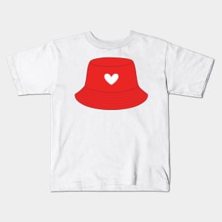 Red bucket hat with a heart Kids T-Shirt